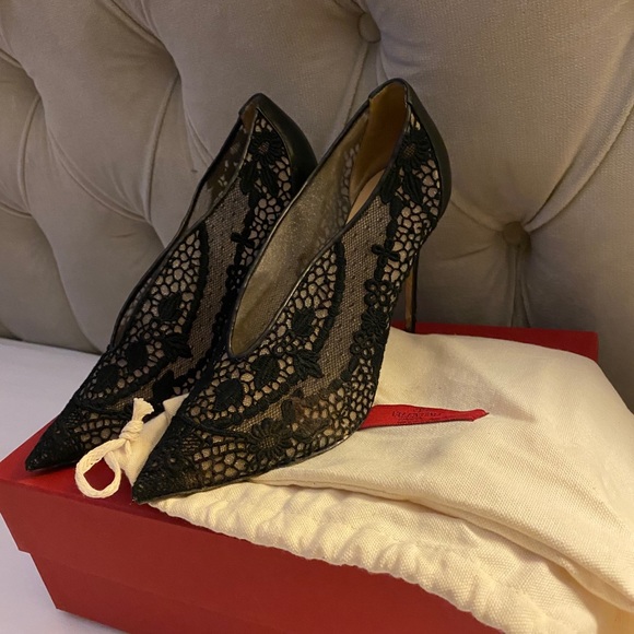 Shoes - Picture 3 of 8